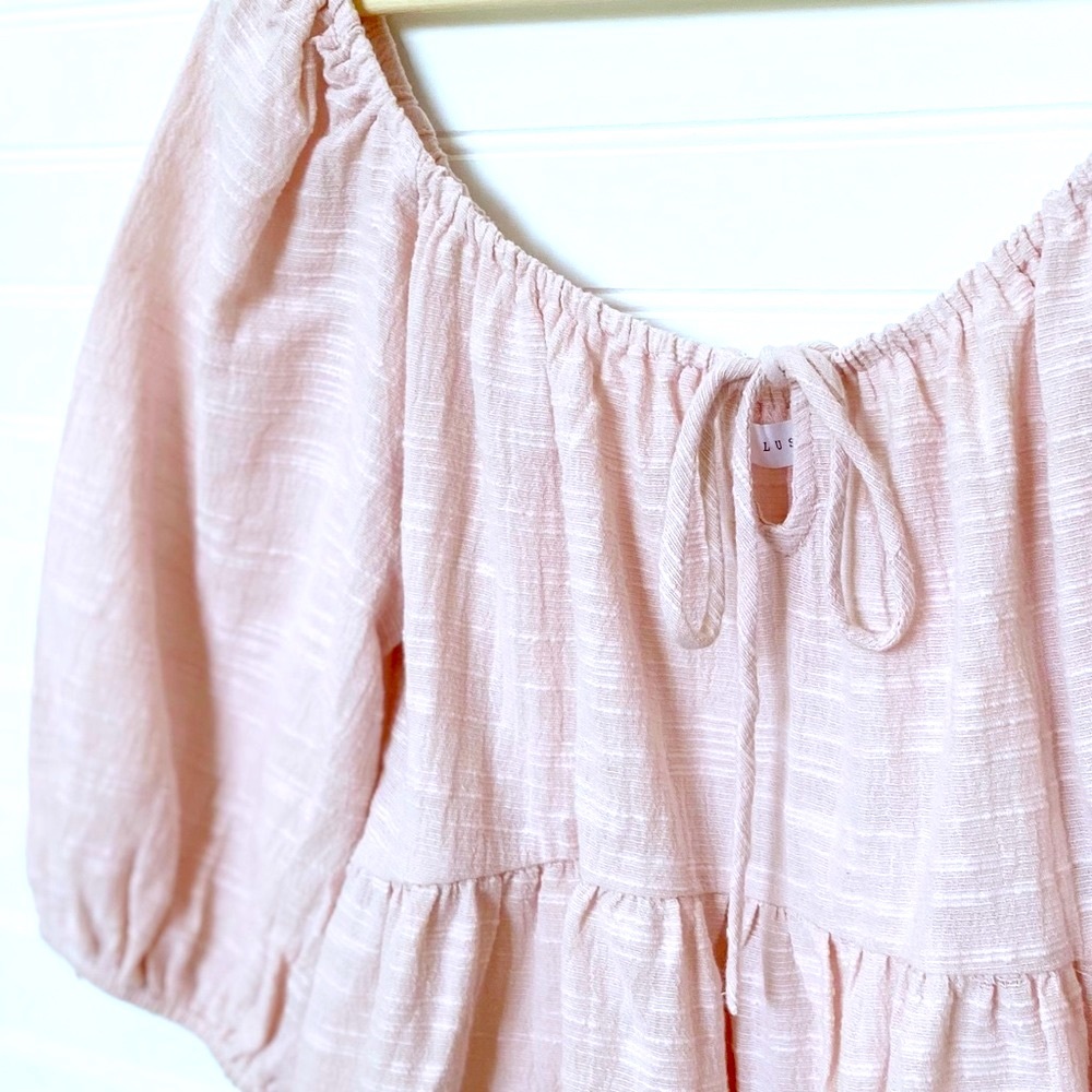 Pale Pink ⭐️NWT Textured Blouse🌸 Shorter Length - Picture 4 of 9